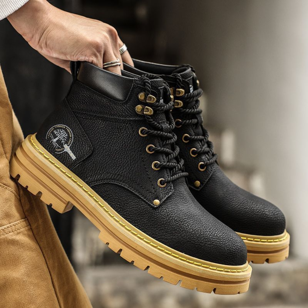 Bota Militar de Couro Barnaby