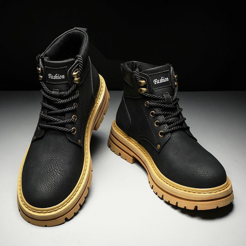 Bota Militar de Couro Barnaby