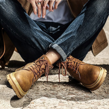 Bota Militar de Couro Barnaby