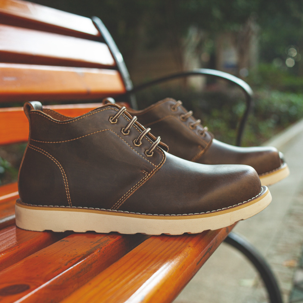 Bota Masculina em Couro Wilfred – Estilo Rústico
