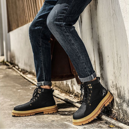 Bota Militar de Couro Barnaby