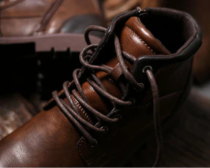 Bota Masculina em Couro Ulysses
